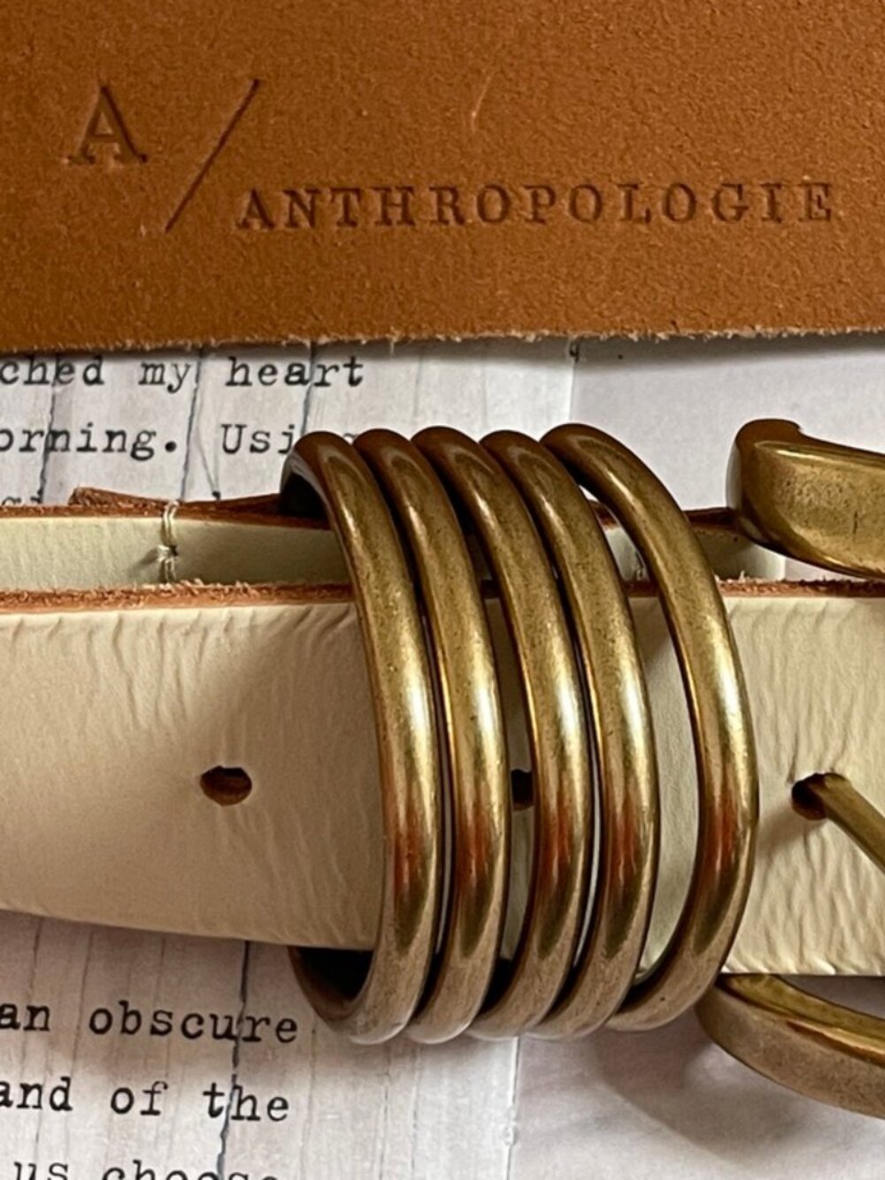 ANTHROPOLOGIE Cream Colored Crinkled Leather Belt with Gold Buckle; MEDIUM: EUC!